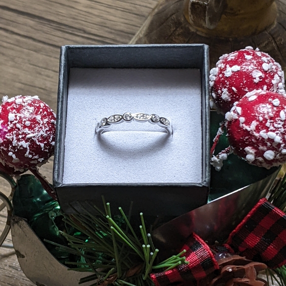 Geometric Eternity Ring - Picture 3 of 4